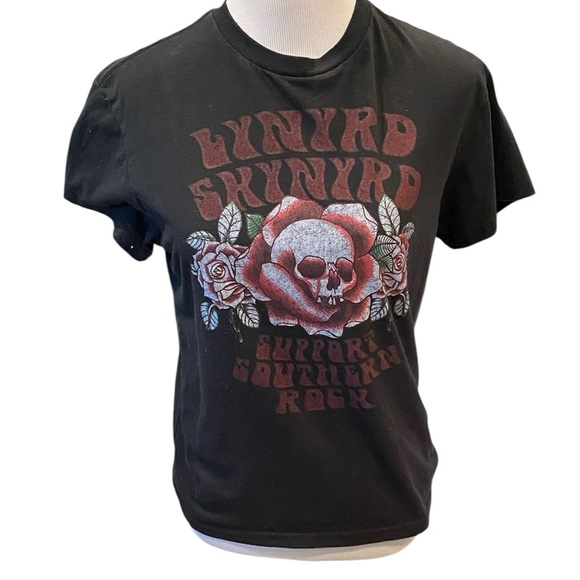 Lynyrd Skynyrd Tops - Lynyrd Skynyrd Black T-shirt with Skull